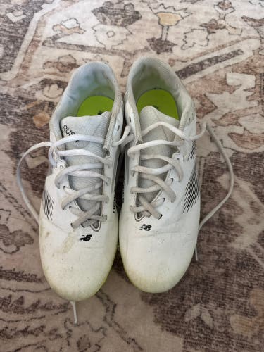 White Men's Size M 9.0 (W 10.0) Adult New Balance Rush Low Top (Used)