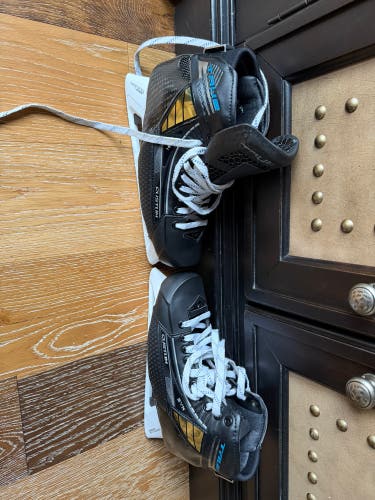 2024 True Pro Custom Goalie Skates Regular Width Pro Stock 9.5 (Used)