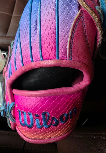 2025 Wilson RH Outfield A2000 Baseball Glove 12.75" (Used)