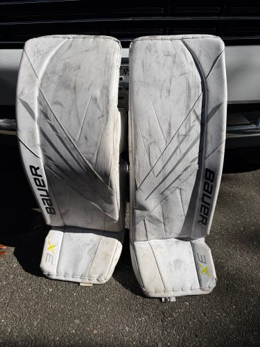 Large Bauer Vapor 3X Goalie Leg Pads (Used)