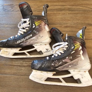 Bauer Vapor Hyperlite 2 Hockey Skates 9 (Used)