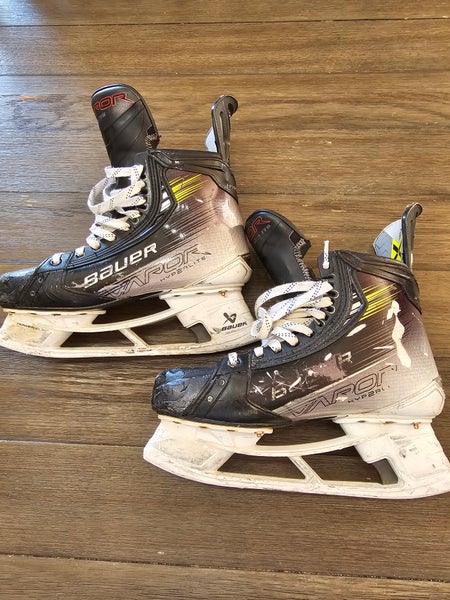Bauer Vapor Hyperlite 2 Hockey Skates 9 (Used)