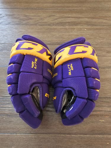 CCM 4R Lite Gloves 13" (Used)