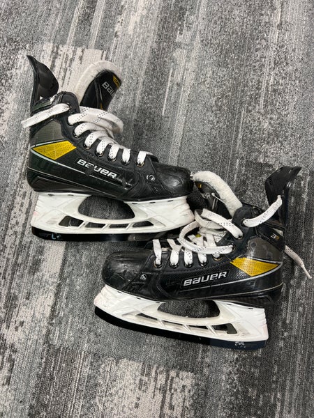 Junior Bauer Supreme 3S Pro Hockey Skates Regular Width Size 3.5 (Used)