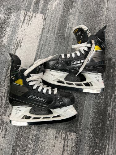Junior Bauer Supreme 3S Pro Hockey Skates Regular Width Size 3.5 (Used)