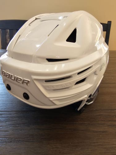 Medium Bauer Re-Akt 150 Helmet (Used)