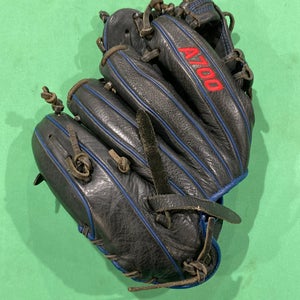 Used Wilson A700 Right Hand Throw Baseball Glove 11.25"
