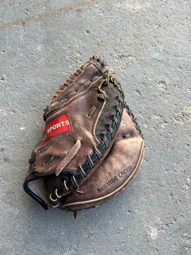 TC sports TC11C RH Catcher's Baseball Glove (Used)