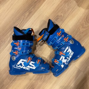 Mondo 25 & 25.5 Kid's Lange RS 70 SC Ski Boots Soft Flex (Used)