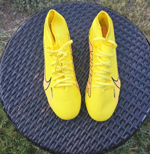 Yellow Size M 7.0 (W 8.0) Nike Mercurial superfly 9 Cleats (New)