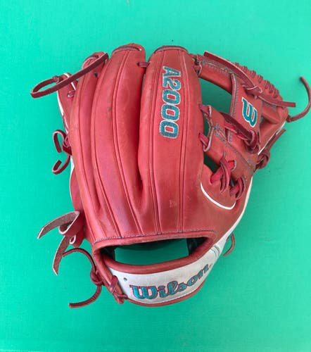 Wilson A2000 Infield Baseball Glove | RH 11.5"