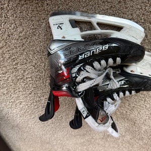 2023 Bauer Vapor X5 Pro Hockey Skates Regular Width Size 1.5 (Used)