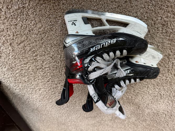 2023 Bauer Vapor X5 Pro Hockey Skates Regular Width Size 1.5 (Used)