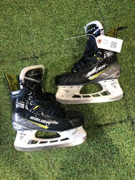 Junior Bauer Vapor X4 Hockey Skates Extra Wide Width Size 2.5 (Used)