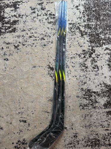 Senior Custom Bauer Nexus Tracer Right Handed Hockey Stick P28M Pro Stock (New)