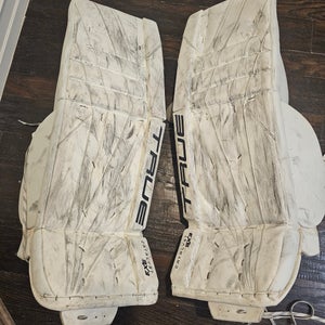 35" True Catalyst 9X3 Goalie Leg Pads (Used)