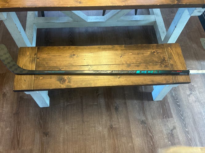 Senior CCM Vizion Right Handed Hockey Stick P29 (Used)