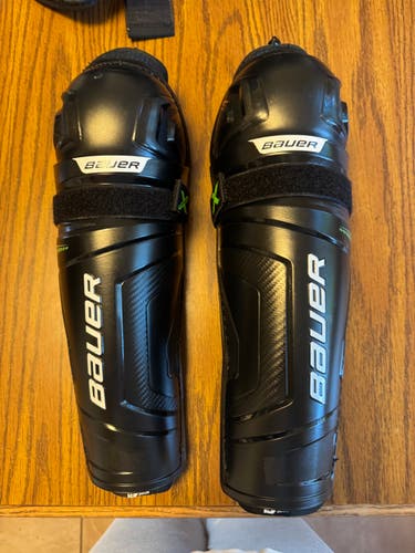 Youth Bauer 12" Shin Pads (Used)