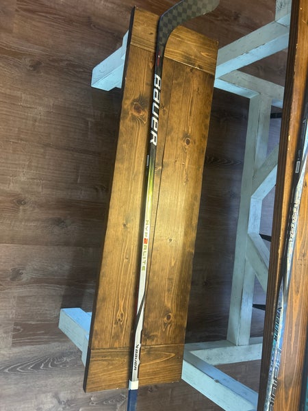 Intermediate Bauer Vapor Hyperlite 2 Right Handed Hockey Stick P28 (Used)