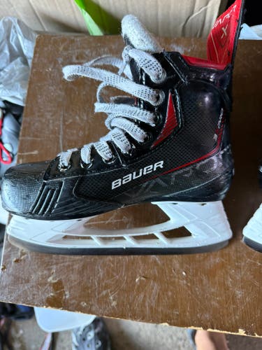2023 Bauer Vapor 3X Pro Hockey Skates 13.5 (Used)