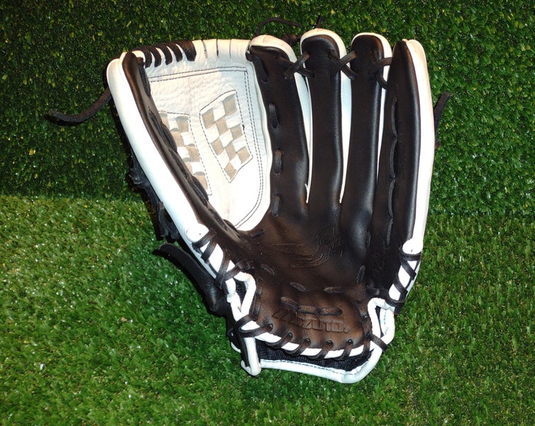 2023 Mizuno RH Outfield Supreme Softball Glove 12.5" (Used)