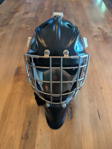 2025 Senior Medium Bauer 950X Goalie Mask (New)
