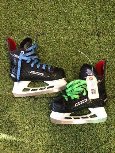 Youth Bauer NS Hockey Skates Regular Width 13.0 (Used)