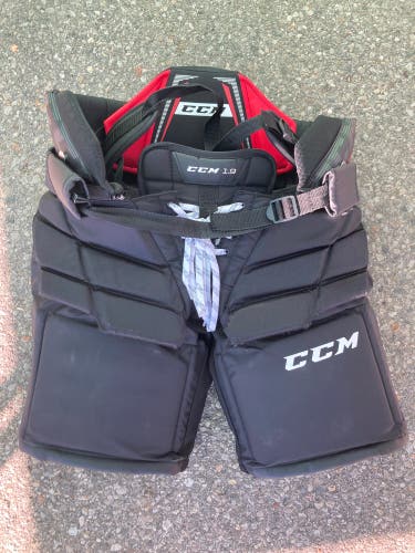 Intermediate Small CCM Axis 1.9 Hockey Goalie Pants