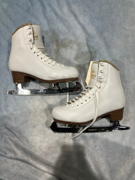 White Jackson Ultima Artiste Figure Skates Junior 3.5 (Used)
