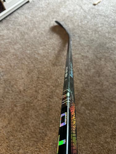 Intermediate Bauer Proto-R Right Handed Hockey Stick P28 (Used)