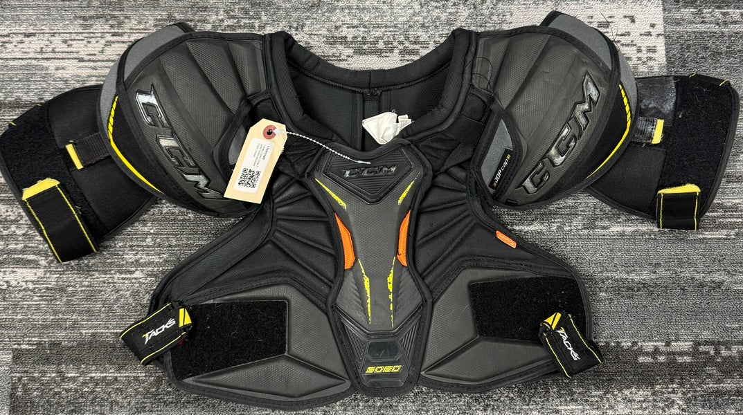 Large Junior CCM Tacks 9080 Shoulder Pads (Used)