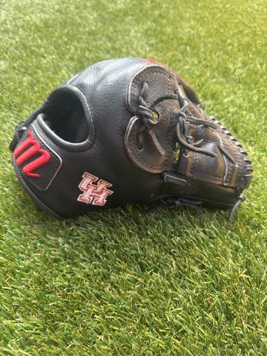 College issue Marucci RH Pitcher's Baseball Glove 12" (Used)