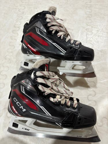 2023 CCM EFLEX 6.9 Hockey Goalie Skates Regular Width 7 (Used)
