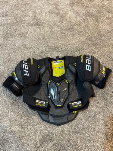 Large Senior Bauer Supreme Mach Shoulder Pads (Used)
