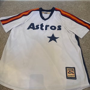 White Large Men's Houston Astros retro Majestic Jersey (Used)
