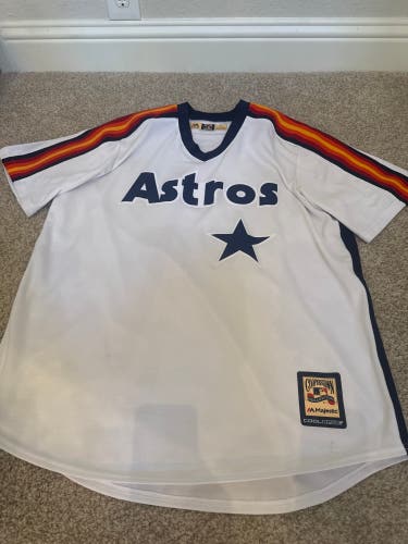 White Large Men's Houston Astros retro Majestic Jersey (Used)