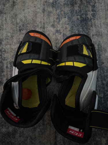 New Senior Medium CCM Super Tacks AS1 Elbow Pads