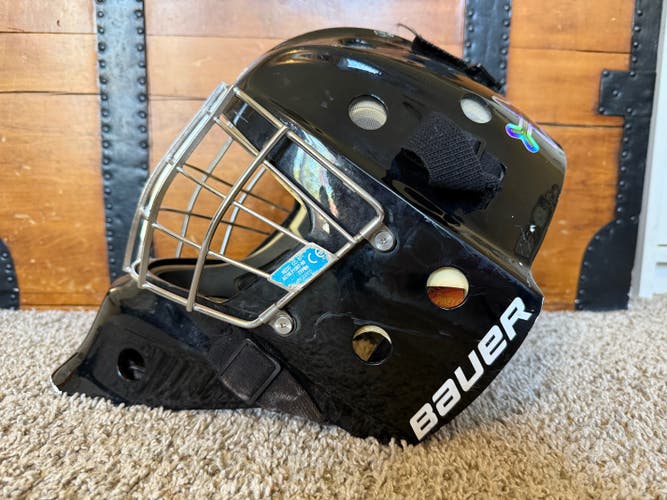 Senior Medium Bauer NME 9 Goalie Mask (Used)