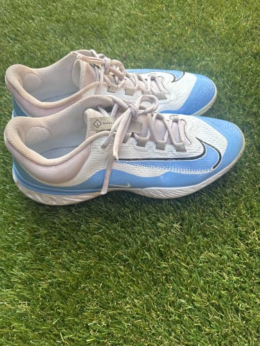 Limited edition UNC blue Men's Size M 12.0 (W 13.0) Adult Nike Huarache Metal (Used)