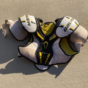 Small / Medium Junior Bauer Supreme One 40 Shoulder Pads (Used)