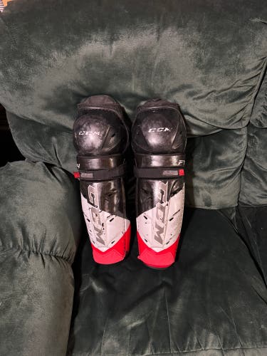Senior CCM JetSpeed FT4 15" Shin Pads (Used)