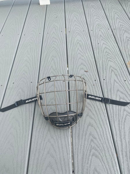 Medium Bauer Re-Akt Cage Full Cage (Used)