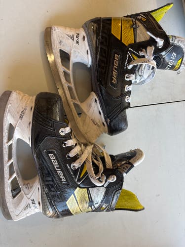 2020 Bauer Supreme 3S Hockey Skates Size 1.5 (Used)