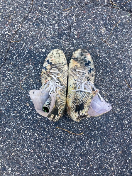 Adult Under Armour Highlight Cleats (Size 10)