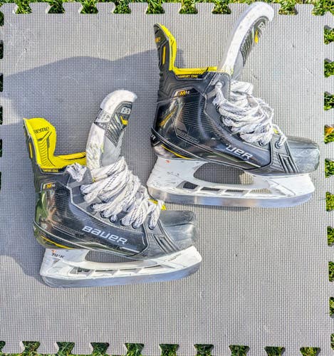 2023 Bauer Supreme M4 Hockey Skates Regular Width Size 6.5 (Used)