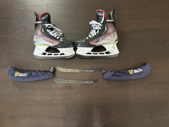 2021 Bauer Vapor Hyperlite Hockey Skates Wide Width Size 5.5 (Used)