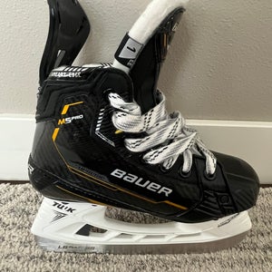 2022 Bauer Supreme M5 Pro Hockey Skates Extra Wide Width Size 1 (Used)