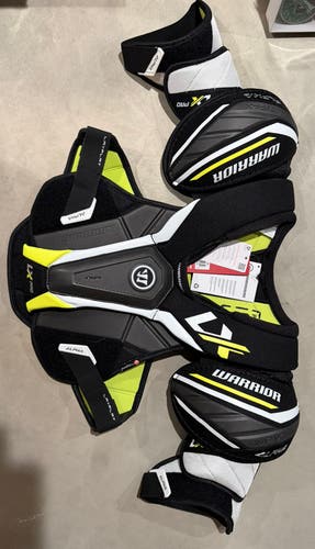 NEW MEDIUM  Senior Warrior ALPHA LX PRO Shoulder Pads