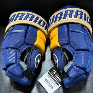 New St Louis Blues Outdoor Game 15" Warrior Covert QR6 Pro Gloves