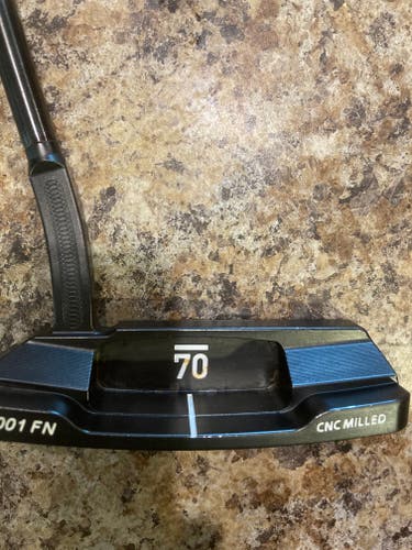 Black Sub 70 Blade Sub 70 Sycamore 001 Blade Right Handed Putter 34" (Used)